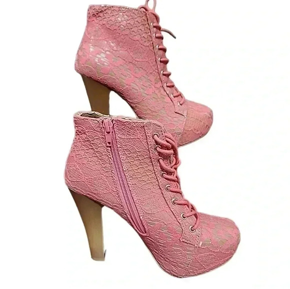 "Peachy Perfection: Charlotte Russe Lace Booties - Size 6" - Picture 4 of 15